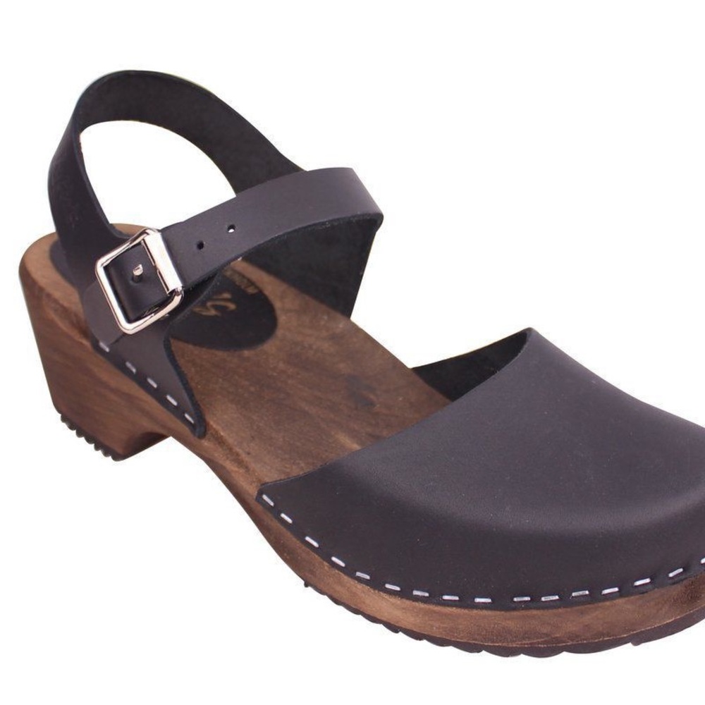 Low Wood in Black on Brown Base